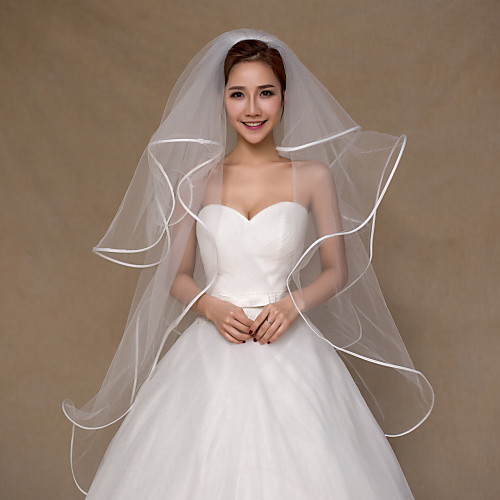 Four-tier Ribbon Edge Wedding Veil Fingertip Veils with Ruched Tulle / Classic
Four-tier Ribbon Edge Wedding Veil Fingertip Veils with Ruched Tulle / Classic