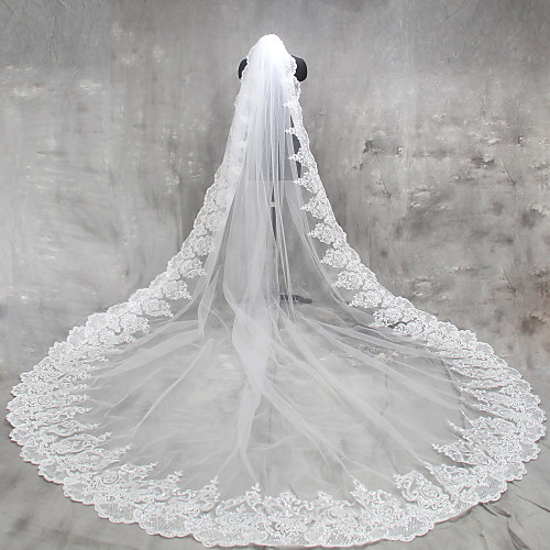 One-tier Lace Applique Edge Wedding Veil Cathedral Veils with Appliques Lace / Tulle / Classic
One-tier Lace Applique Edge Wedding Veil Cathedral Veils with Appliques Lace / Tulle / Classic