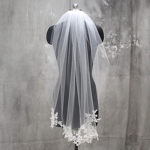 One-tier Lace Applique Edge Wedding Veil Fingertip Veils with Appliques Lace / Tulle / Mantilla
One-tier Lace Applique Edge Wedding Veil Fingertip Veils with Appliques Lace / Tulle / Mantilla