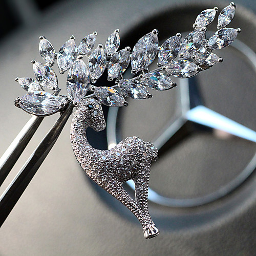 Women's Crystal Brooches Classic Elk Ladies Unique Design Rhinestone Silver Plated Brooch Jewelry Silver For Daily
Women's Crystal Brooches Classic Elk Ladies Unique Design Rhinestone Silver Plated Brooch Jewelry Silver For Daily