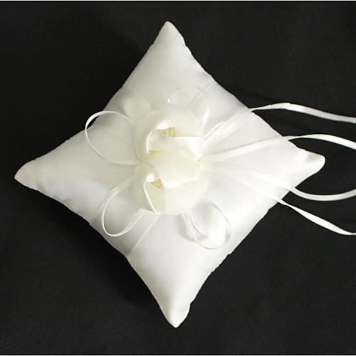 Cloth Demin Flower Cotton / Linen Ring Pillow Wedding / Flower All Seasons
Cloth Demin Flower Cotton / Linen Ring Pillow Wedding / Flower All Seasons