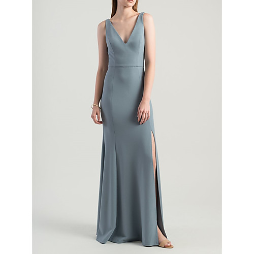 Sheath / Column Plunging Neck Floor Length Jersey Bridesmaid Dress with Split Front
Sheath / Column Plunging Neck Floor Length Jersey Bridesmaid Dress with Split Front