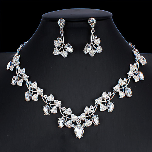 Women's White Hoop Earrings Pendant Necklace Necklace Classic Leaf Pear Basic Korean Sweet Cute Earrings Jewelry Silver For Wedding Party Engagement Two-piece Suit / Bridal Jewelry Sets
Women's White Hoop Earrings Pendant Necklace Necklace Classic Leaf Pear Basic Korean Sweet Cute Earrings Jewelry Silver For Wedding Party Engagement Two-piece Suit / Bridal Jewelry Sets