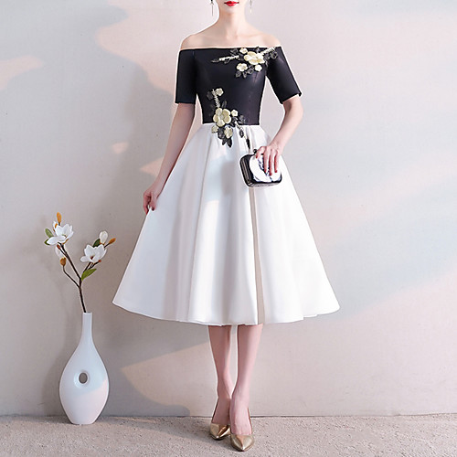 A-Line White Cocktail Party Prom Dress Off Shoulder Short Sleeve Knee Length Satin with Embroidery Appliques 2021
A-Line White Cocktail Party Prom Dress Off Shoulder Short Sleeve Knee Length Satin with Embroidery Appliques 2021