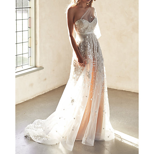 A-Line Wedding Dresses Sweetheart Neckline Court Train Lace Sleeveless Sexy Wedding Dress in Color See-Through with Appliques 2020
A-Line Wedding Dresses Sweetheart Neckline Court Train Lace Sleeveless Sexy Wedding Dress in Color See-Through with Appliques 2020