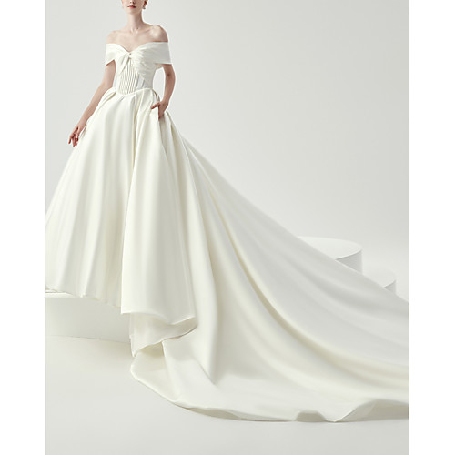 Ball Gown Wedding Dresses Off Shoulder Chapel Train Satin Sleeveless Formal Luxurious with 2021
Ball Gown Wedding Dresses Off Shoulder Chapel Train Satin Sleeveless Formal Luxurious with 2021