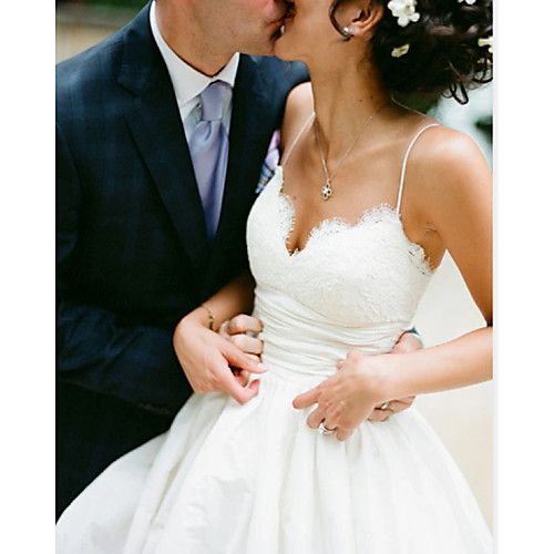 A-Line Wedding Dresses V Neck Sweep / Brush Train Lace Satin Sleeveless Country Beach with Appliques 2021
A-Line Wedding Dresses V Neck Sweep / Brush Train Lace Satin Sleeveless Country Beach with Appliques 2021