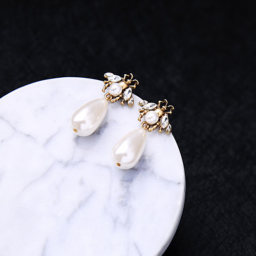 Women's Hoop Earrings Pear Cut Bee Vintage Classic Earrings Jewelry White For Wedding Party Stage 1 Pair
Women's Hoop Earrings Pear Cut Bee Vintage Classic Earrings Jewelry White For Wedding Party Stage 1 Pair