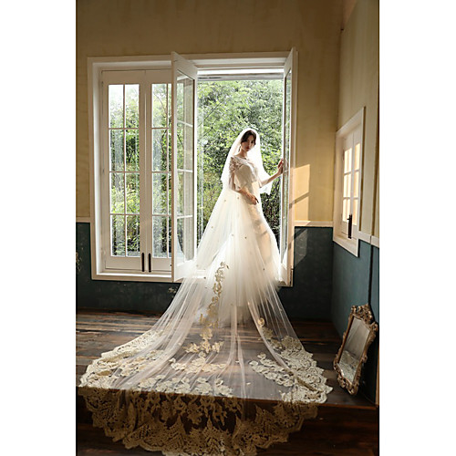 Two-tier Cute Wedding Veil Cathedral Veils with Embroidery 55.12 in (140cm) Tulle
Two-tier Cute Wedding Veil Cathedral Veils with Embroidery 55.12 in (140cm) Tulle