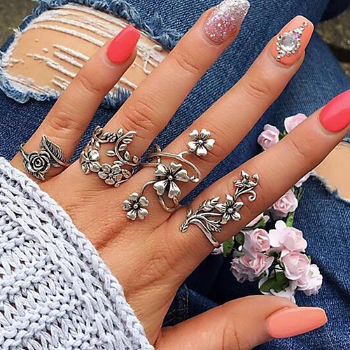 Multi Finger Ring Mismatched Silver Alloy Flower Classic 1 set One Size / Women's
Multi Finger Ring Mismatched Silver Alloy Flower Classic 1 set One Size / Women's