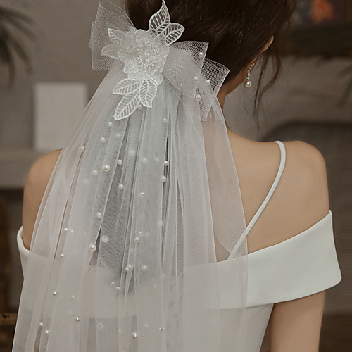 Two-tier Cute Wedding Veil Shoulder Veils with Faux Pearl / Satin Bow 15.75 in (40cm) Lace / Tulle
Two-tier Cute Wedding Veil Shoulder Veils with Faux Pearl / Satin Bow 15.75 in (40cm) Lace / Tulle