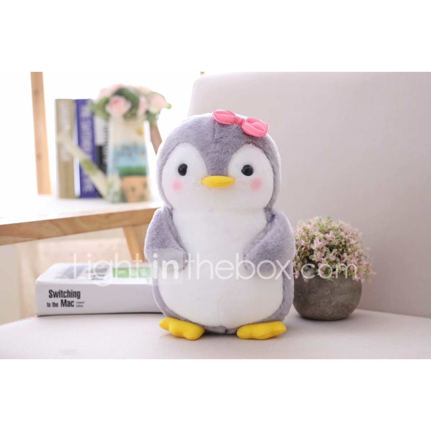 penguin desk toy