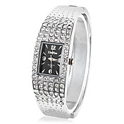 Women's Quartz Movement With Rhinestone Analog Bracelet Watch(More Colors)