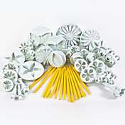 11 Sets (44 pcs) Cake Cutters,  Heart/Star/Butterfly Pattern