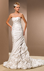Trumpet / Mermaid Strapless Court Train Taffeta Wedding Dress