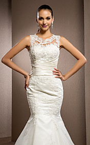 Trumpet/Mermaid Jewel Court Train Lace Wedding Dress