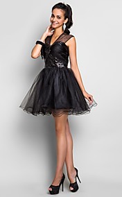  A-line V-neck Short/Mini Tulle Cocktail Dress