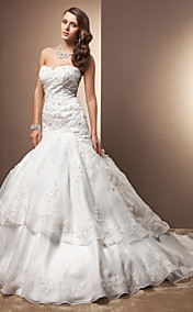  Trumpet/Mermaid Sweetheart Chapel Train Organza And Lace Wedding Dress