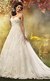  A-line Princess Sweetheart Court Train Appliques Tulle Wedding Dress