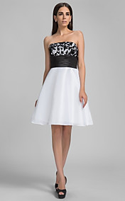 A-line Strapless Sleeveless Knee-length Ruching Lace And Taffeta Cocktail Dress 