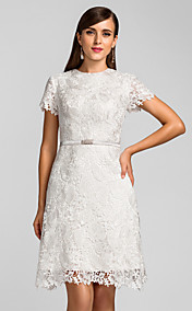 A-line Jewel Knee-length Lace Cocktail Dress