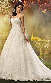  A-line Princess Sweetheart Court Train Appliques Tulle Wedding Dress