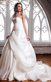 A-line Sweetheart Sweep/Brush Train Organza Wedding Dress (632820)