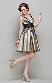A-line V-neck Knee-length Stretch Satin And Lace Mother of Bride Dress (682786)