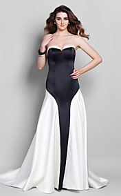 A-line Sweetheart Court Train Satin Evening Dress (1422186)