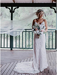 cheap -Sheath / Column Wedding Dresses V Neck Spaghetti Strap Court Train Lace Sleeveless Country Romantic Beach with Appliques 2022