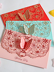 preiswerte -Gefaltet Hochzeits-Einladungen 1 PC - Einladungskarten Perlenpapier 7 1/2 &quot;×6 1/4&quot; (19*13.5cm) Schmetterling