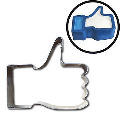 Tytöt katsomassa iso kalu