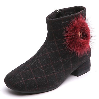 Teenager mit großen Booties