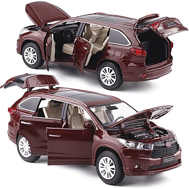 baratos Carrinhos de Brinquedo &amp; Miniaturas-01:32 Veículos de Metal Modelo de Automóvel SUV Música e luz Carrinhos de Fricção Liga de Metal Veículos mini carros brinquedos para lembrancinhas ou presente de aniversário para crianças 1 pcs