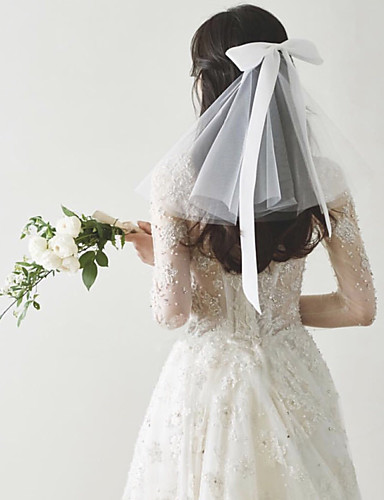 wedding veil with bow