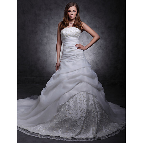 

Princess Ball Gown A-Line Wedding Dresses Strapless Scalloped-Edge Cathedral Train Lace Organza Sleeveless with 2021