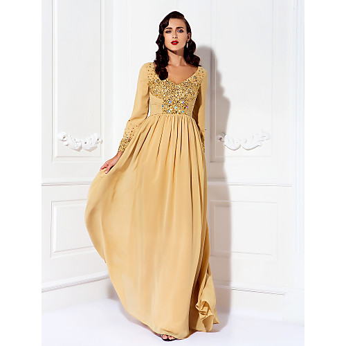 

A-Line Mother of the Bride Dress Plus Size Elegant V Neck Floor Length Chiffon Long Sleeve with Ruched Crystals Beading 2021