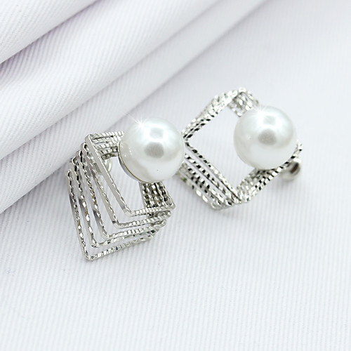 

Women's Crystal Stud Earrings Ladies European Fashion 18K Gold Plated Pearl Imitation Pearl Earrings Jewelry Gold / Silver For / Imitation Diamond / Rhinestone / Austria Crystal
