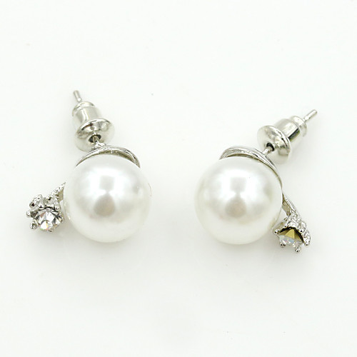 

Women's Crystal Stud Earrings Cheap European Fashion 18K Gold Plated Pearl Imitation Pearl Earrings Jewelry Gold / Silver For / Imitation Diamond / Rhinestone / Austria Crystal