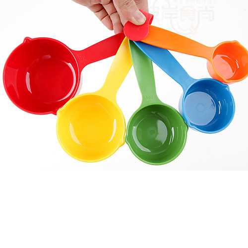 

5-Piece Candy Colored Measuring Cup Set Plastic Measuring Cup Set