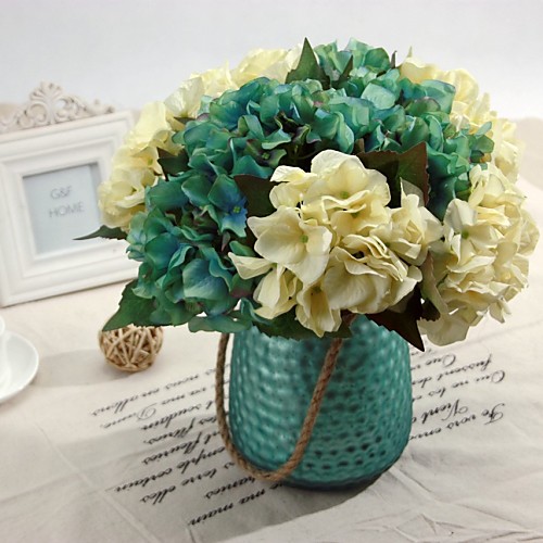 

Polyester European Style Bouquet Tabletop Flower Bouquet 1