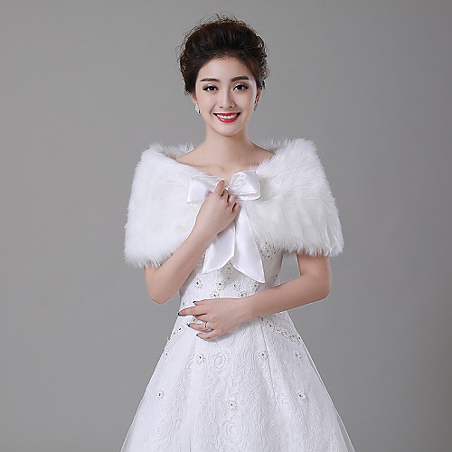 

Sleeveless Capelets Faux Fur Wedding Fur Wraps With Feathers / Fur