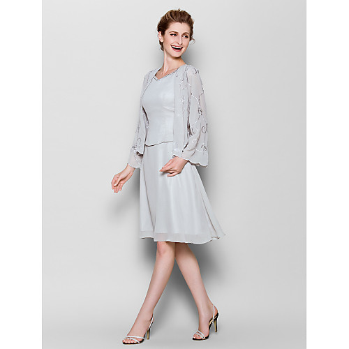 

Sheath / Column Mother of the Bride Dress V Neck Knee Length Chiffon Long Sleeve with Pattern / Print 2021