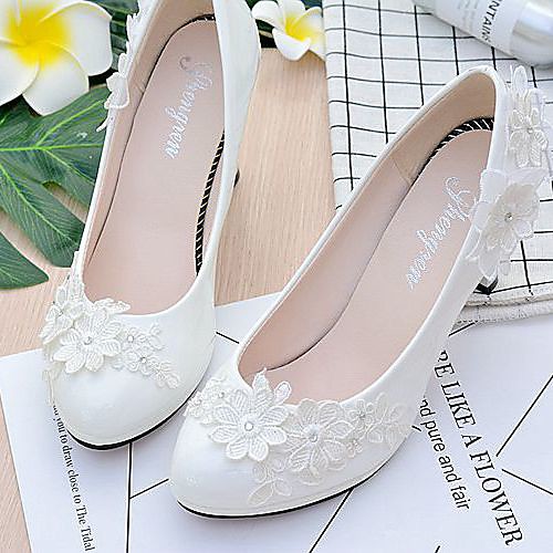 

Women's Wedding Shoes Pumps Round Toe Classic Wedding Dress Party & Evening Walking Shoes Lace Leatherette Pearl Flower Solid Colored Summer White / EU39