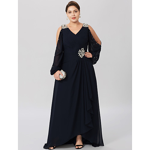 

Sheath / Column Mother of the Bride Dress Classic & Timeless Elegant & Luxurious Plus Size V Neck Asymmetrical Chiffon Stretch Satin Long Sleeve with Criss Cross Crystals 2021
