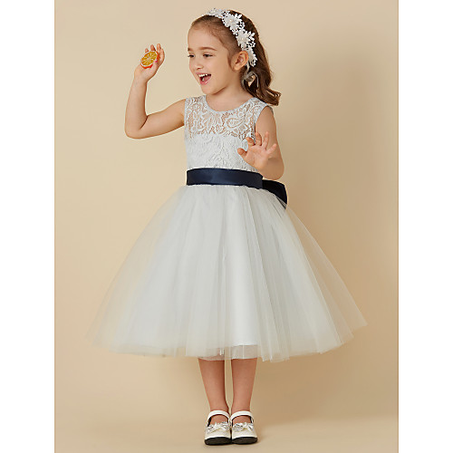 

A-Line Knee Length Lace / Tulle Sleeveless Scoop Neck with Sash / Ribbon / Bow(s)