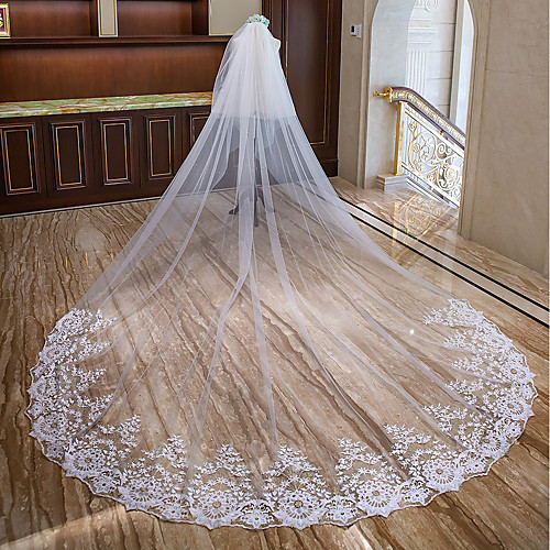 

Two-tier Lace Applique Edge Wedding Veil Cathedral Veils with Faux Pearl / Appliques Lace / Tulle / Mantilla