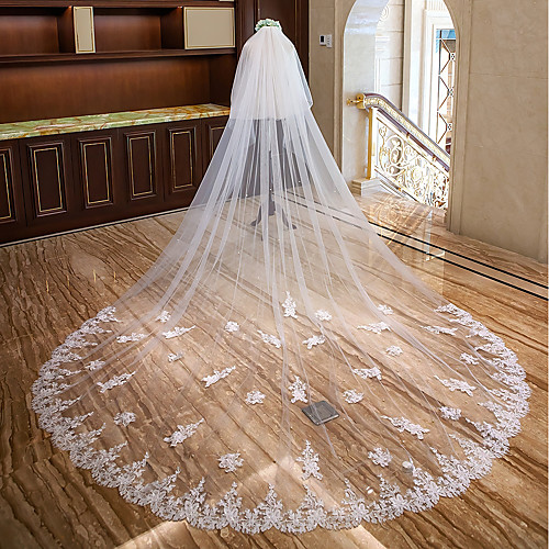 

Two-tier Lace Applique Edge Wedding Veil Cathedral Veils with Sequin / Appliques Lace / Tulle / Mantilla