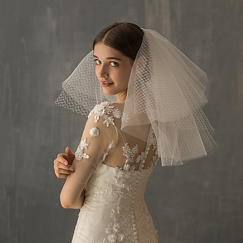 

Two-tier European Style Wedding Veil Shoulder Veils with Shifter Knob / Tier Tulle / Classic