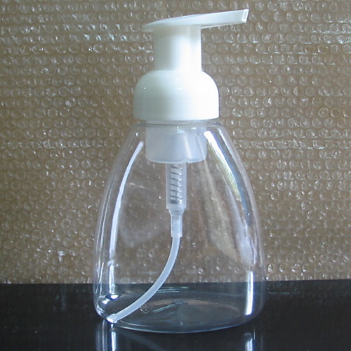 

Easy Carry Traveling Bottle Hand Sanitizer Soap Dispenser New Design / Cool Modern Plastics 1pc